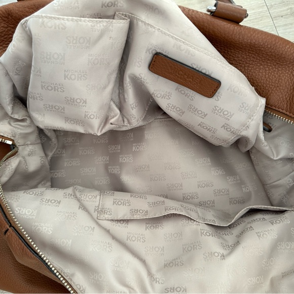 Leather brown Michael Kors duffle bag, pristine condition almost like new! - Picture 3 of 5